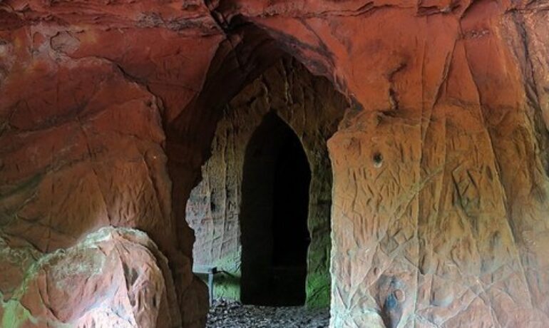 Lacys Caves